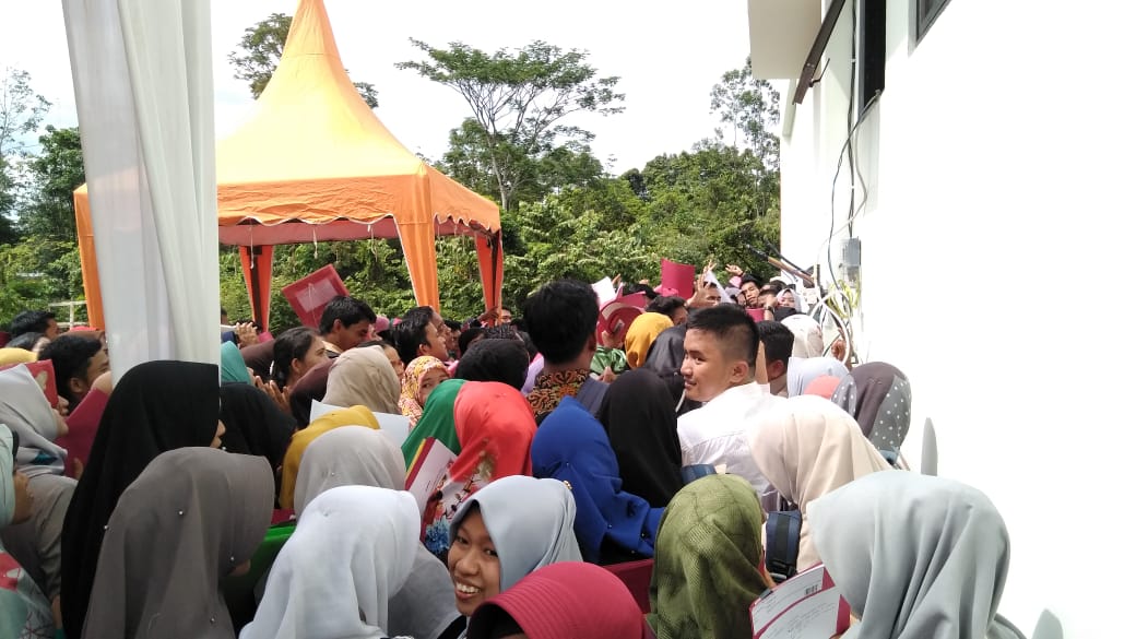 Ambil Kartu Peserta, Ratusan Pelamar CPNS di Rohul Saling